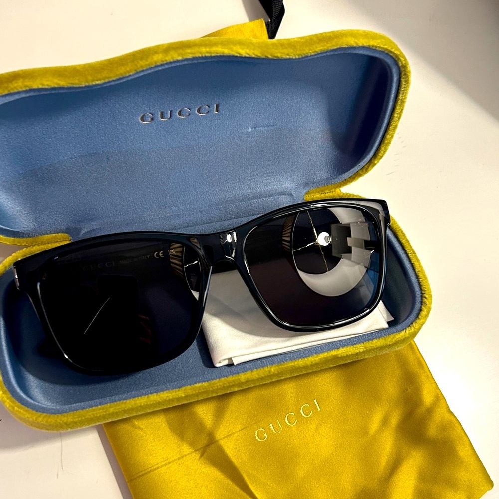 Gucci men’s black sunglasses